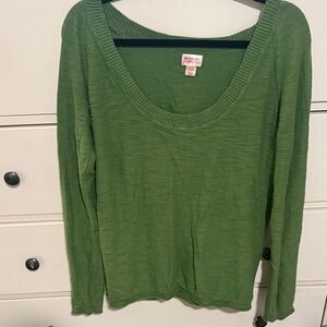 Cute lightweight green sweater